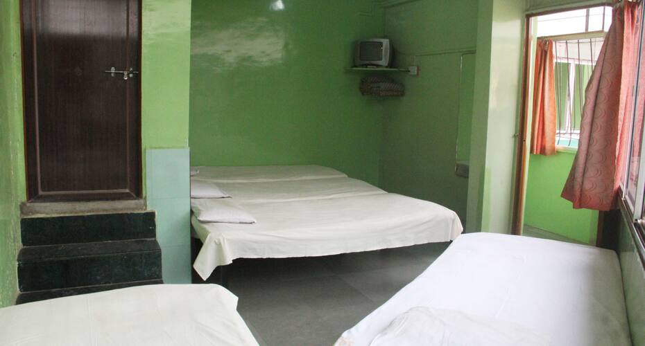 Chaitali Lodging Boarding, Satara 5